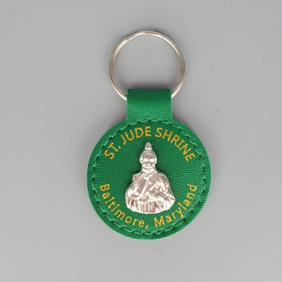 St. Jude Green Faux Smooth Leather Keychain - Picture 1 of 3